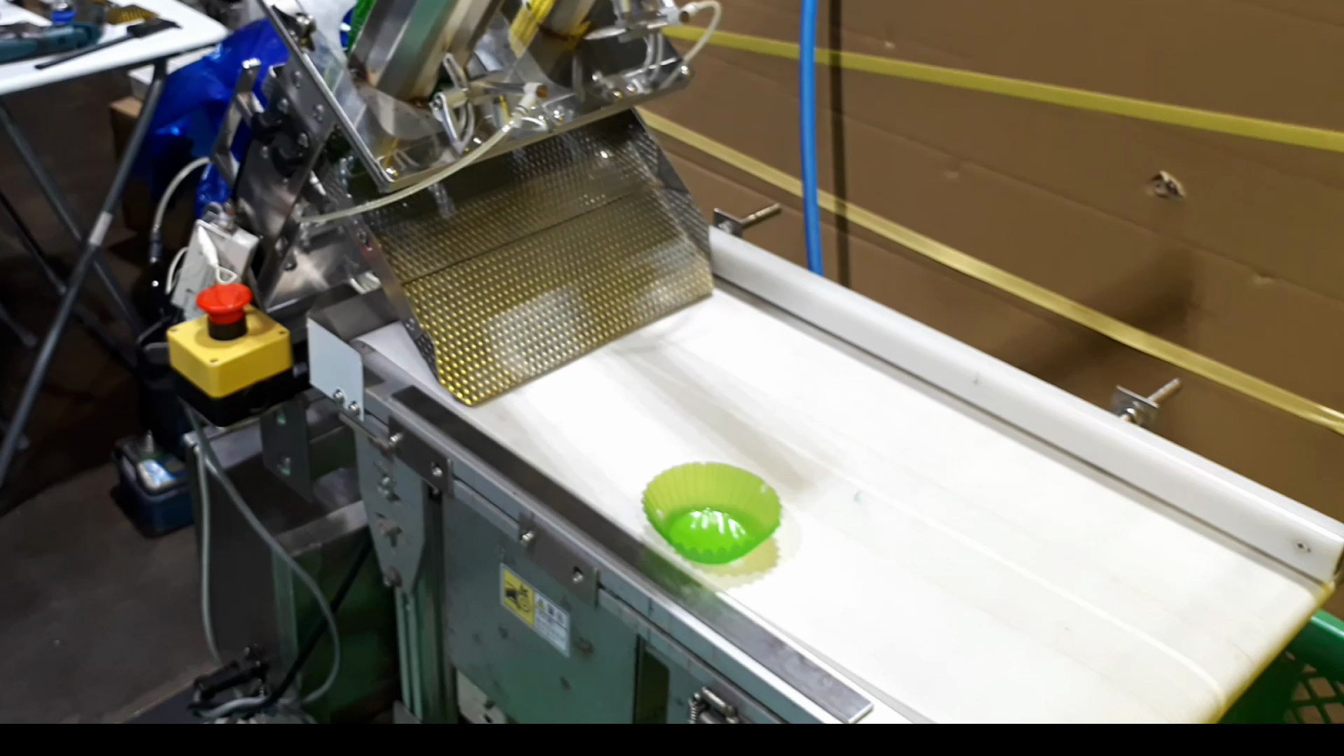 カップ供給機 | 製品情報 | 株式会社ヤマザキエンジニアリング